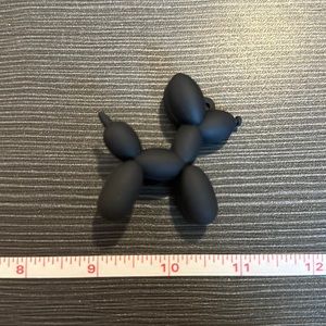 94. Croc charm - black balloon dog
